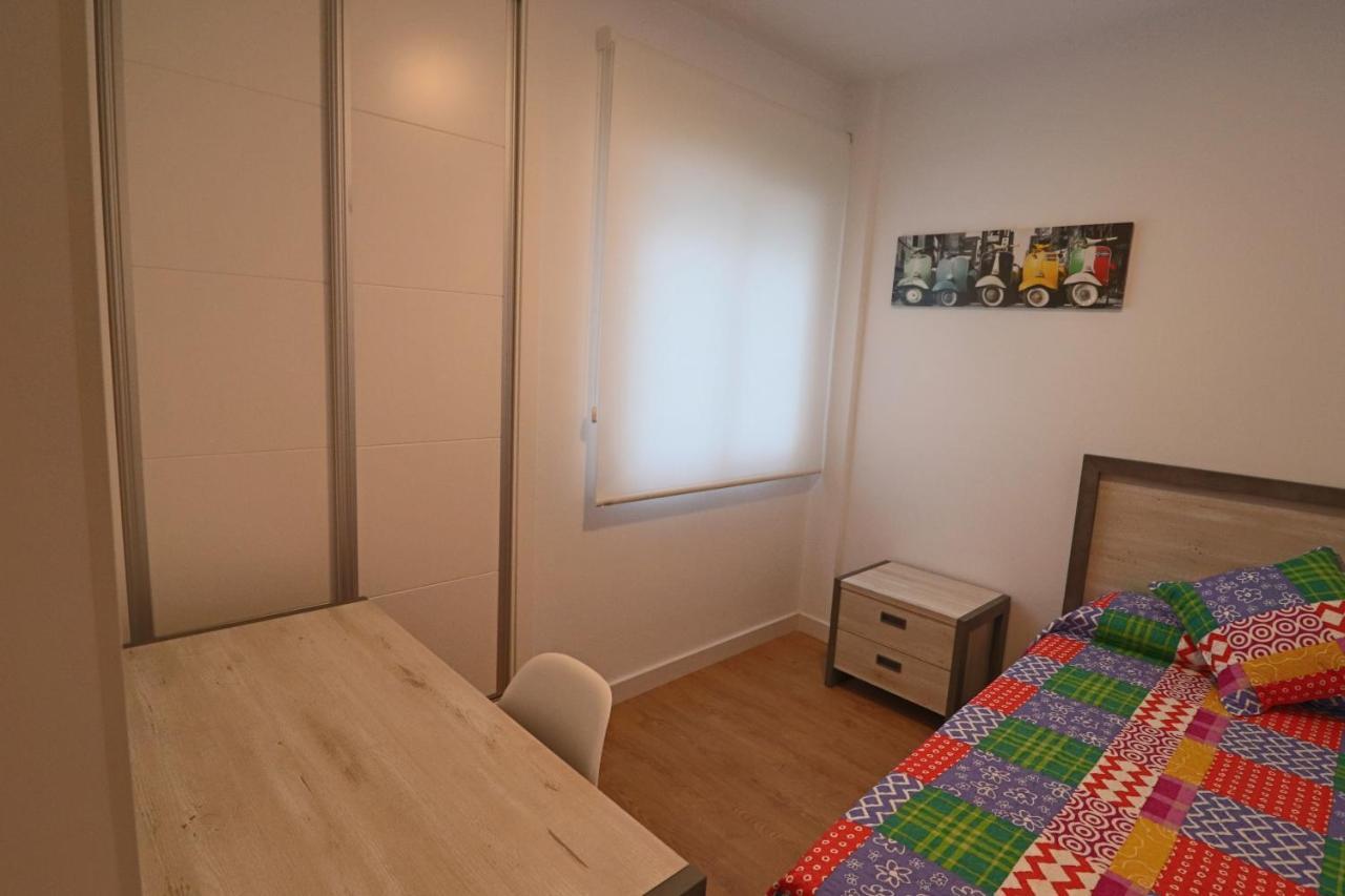 Poeta 2 Bedroom Apartment Fuengirola Bagian luar foto